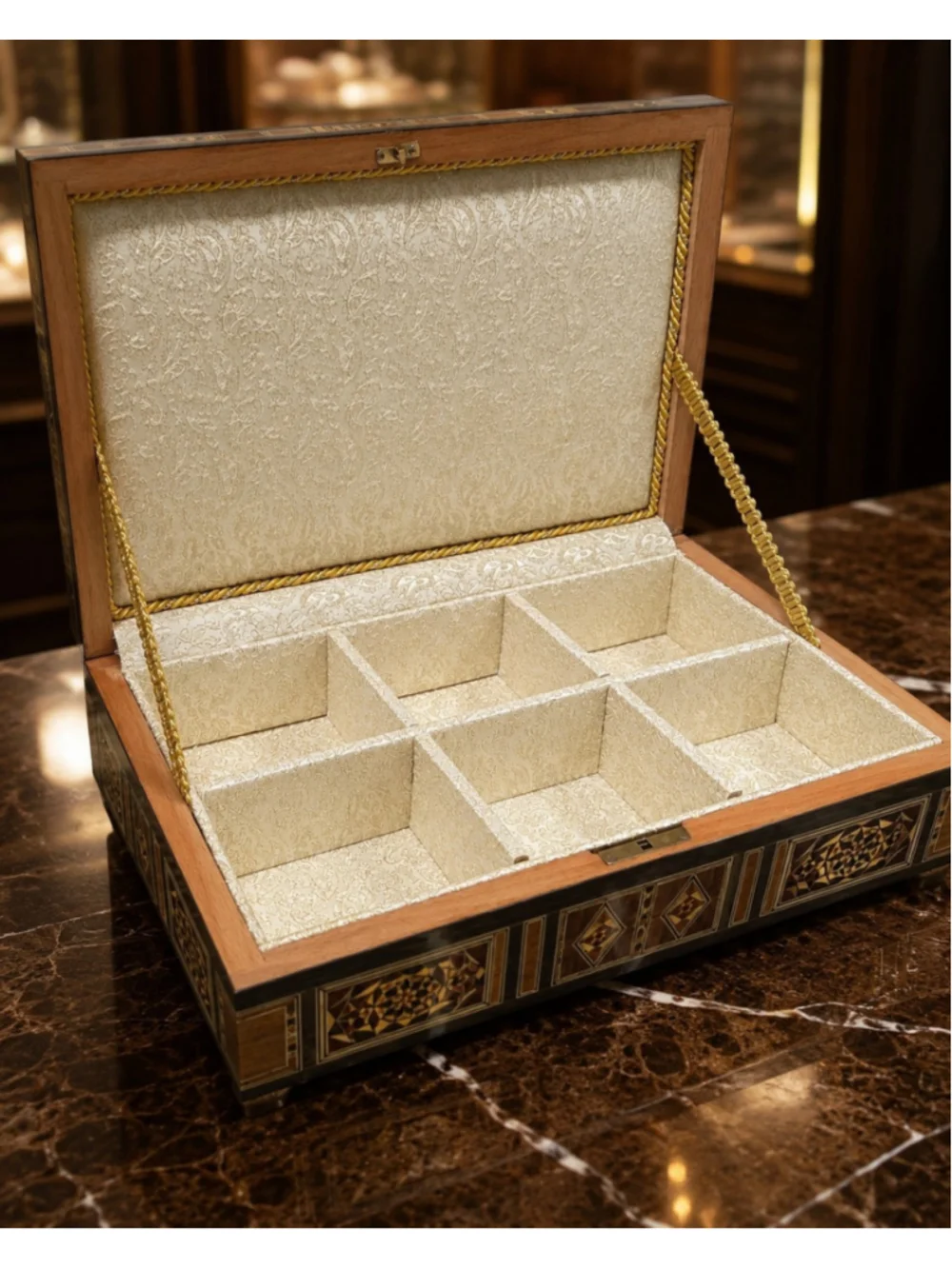 Royal Sultan Damascus Mosaic Jewelry Box Mother of Pearl Lock Key